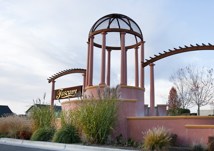 Entrance water feature 4